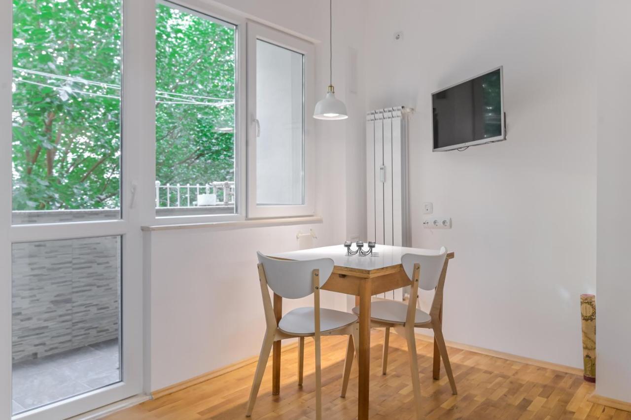Bright Apartment In The Heart Of The City By Flat Mаnager صوفيا المظهر الخارجي الصورة